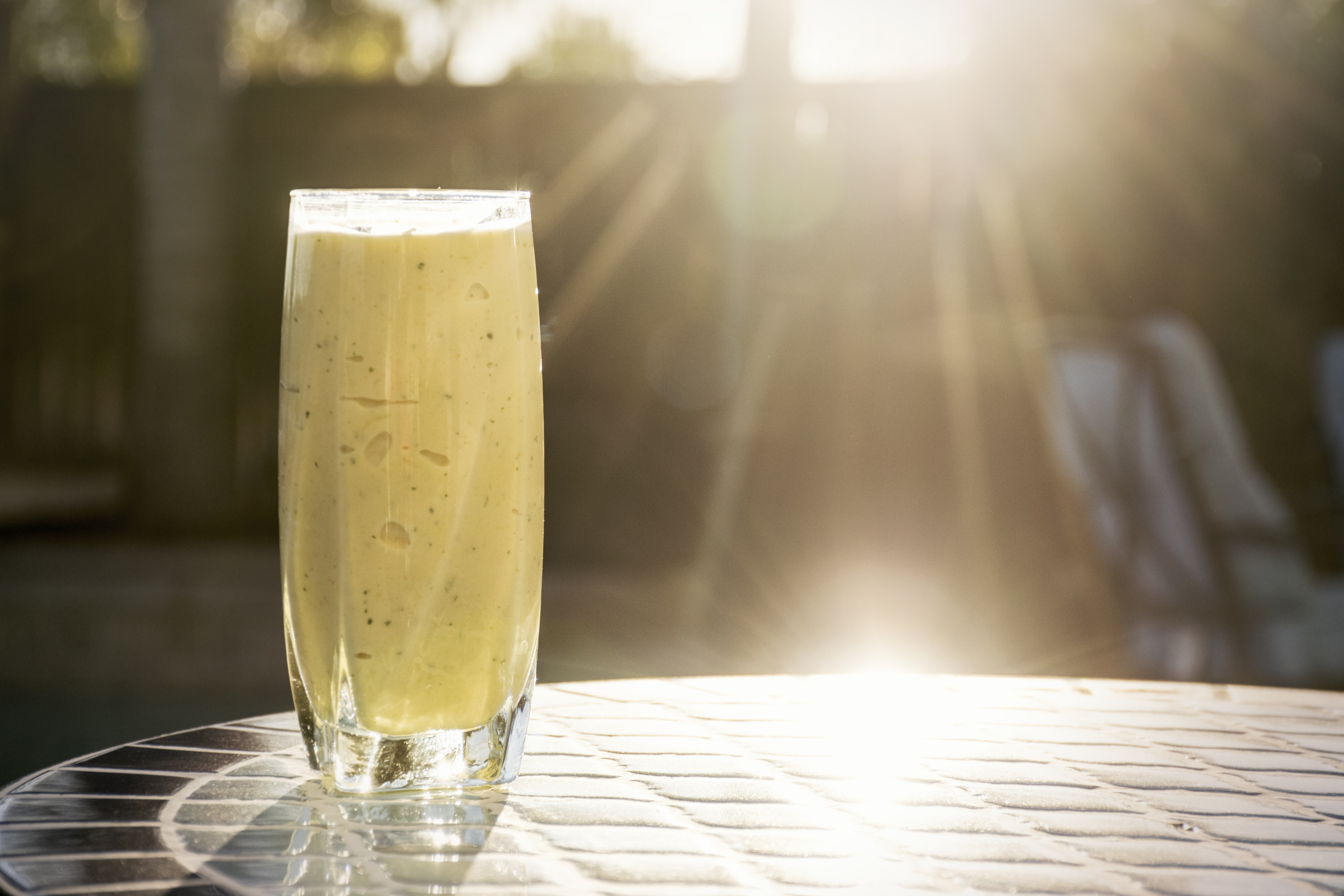 Mango and mint smoothie